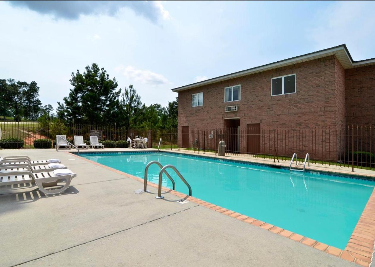 Americas Best Value Inn Wiggins Екстериор снимка