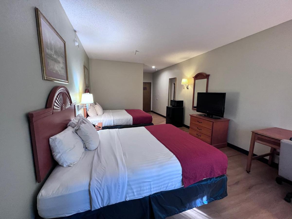 Americas Best Value Inn Wiggins Екстериор снимка